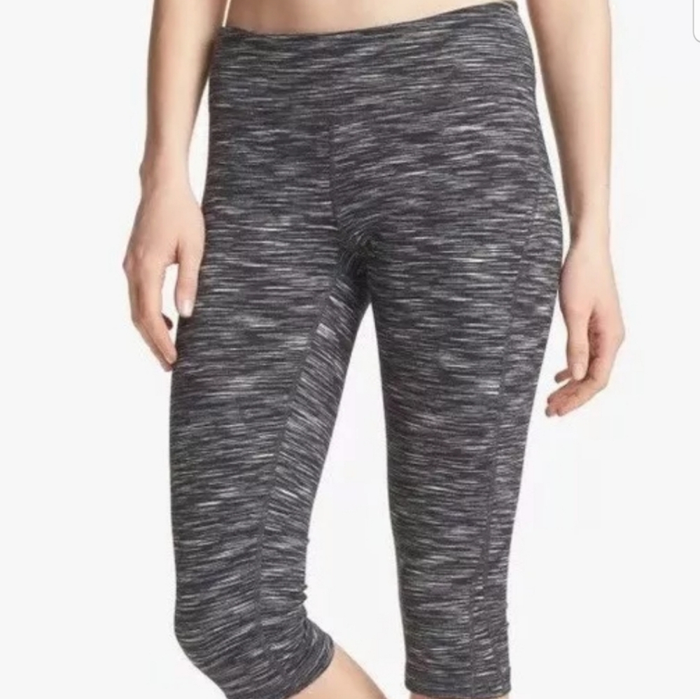 Zella black and white capri leggings-size XS